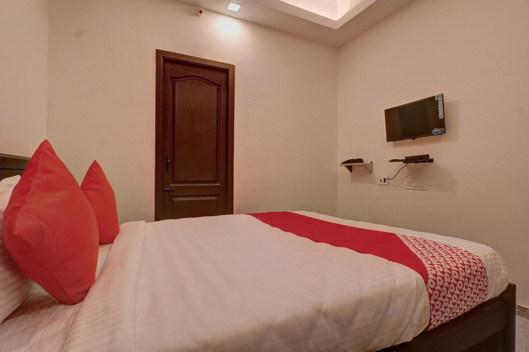 Hotel O Blue Moon Singanallur ภายนอก รูปภาพ